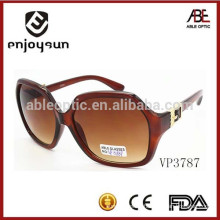 male sunglasses brand plastic oversize sunglasses fashionable sunglasses with metal decoration in hinge
